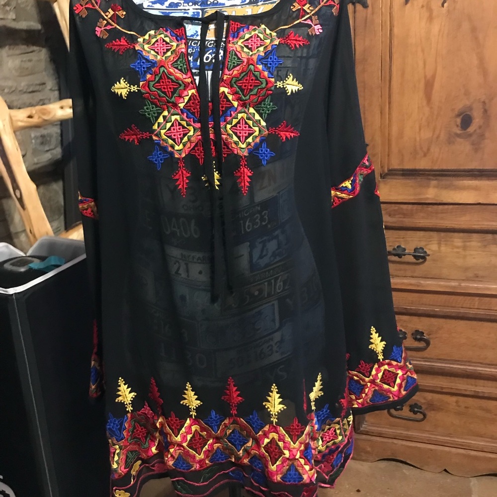 Rojas hand embroidered tunic